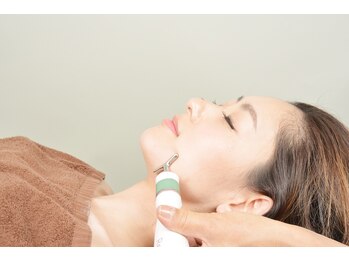 ストロベリーキャンドルの写真/目の下のたるみ・もたつき、老け顔も怖くない！脂肪分解剤×プラズマ機器で目指せシャープなフェイスライン