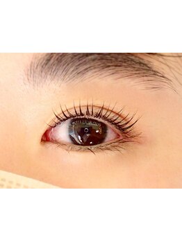 ナチュラル上品な目元にしたい