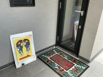 若石 リフレクソロジー 足もみくらぶ｡/入り口