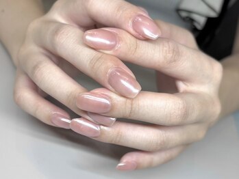 Hina nail 心斎橋【ワンカラー/マグネット/フィルイン/定額ネイル】の写真/美フォルム際立つワンカラー☆大人女性のためのシンプルネイルと、種類豊富なマグネットで品格ある指先へ。