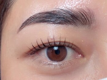 ティグリス(TiGRiS)の写真/【一気に垢抜け☆すっぴんでも綺麗な理想のお顔へ！】あなたに合ったデザインをベテランスタッフがご提供♪