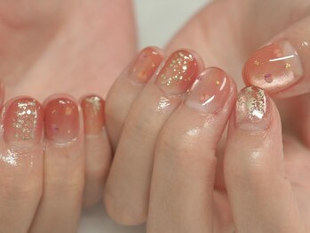 kuuki nail【クウキネイル】透明感/ショートネイル/ニュアンスの写真/小さな爪に宿る「ぷっくり」とした立体感と、奥行き溢れるインクアート。ショートネイルの魅力を最大演出♪