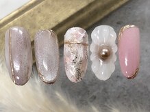 ドナ シェリダ(Dona Cherida)/新年に華やかなフラワーネイル♪