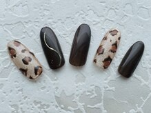 秋のヒョウ柄ネイル