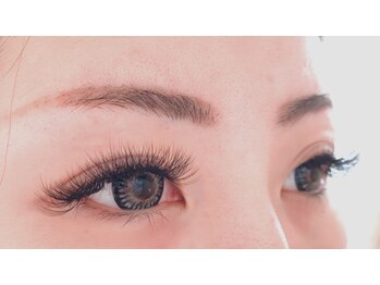 ルチアーナ/ボリュームラッシュ【青葉台店】