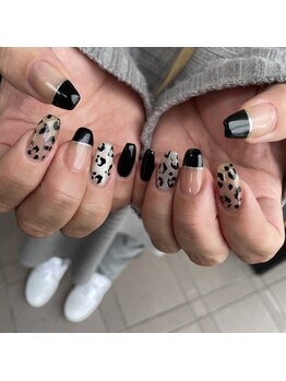 トータルサロン 白べぇーっ プラス/ヒョウ柄ネイル