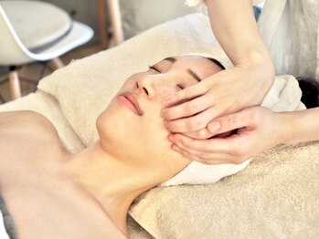 アンソレイエ(ENSOLEILLE)/筋膜リリース◇小顔矯正