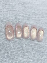 ティディーネスト(Tidynest)/上品マグネットフレンチネイル