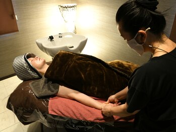 リアン(凛晏)/【太田】ボディ施術の様子