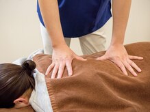 かわ鍼灸整体サロンの雰囲気（当院独自の整体で筋肉をほぐし、動きをスムーズにしていきます）