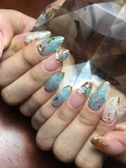 （店長・Nail部門代表）安蒜　良彰(ヘアサロンも併設してるのでネイルと同時に出来ます。)