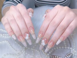 レースのラインで魅力的に