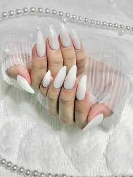 ミニョン(Minyon)/ホワイトワンカラー