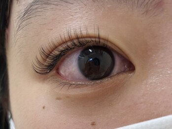 アイラッシュサロンクローバー 大垣店(CLOVER)の写真/ナチュラルだけど存在感のある仕上がりに大満足♪【予約殺到！まつげパーマ上/上下】学割クーポンもあり！