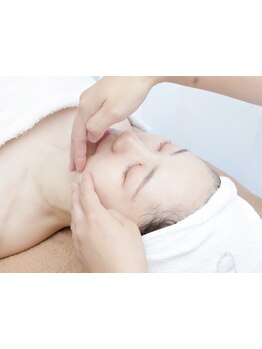 ホウレイ線・たるみ改善！予防ケア