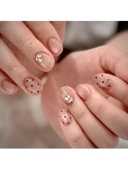 アンジーネイルアイラッシュ(Angie Nail Eyelash)の写真/フィルイン施術で自爪への負担を抑え、美フォルムと高い持ちを実現。ちゅるん艶めく大人上品ネイルが人気◎