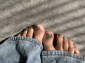 ユル 千葉(yl)の写真/シンプルでも華やかでも可愛い！爪先までファッションとして楽しみましょう♪ケアとのセット予約がお薦め◎