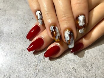 赤ワンカラー×ニュアンスネイル