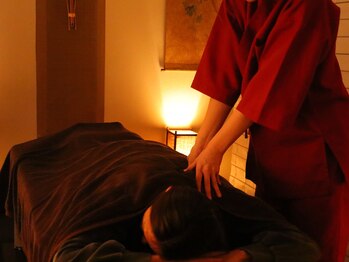 サンリラクゼーション 秦野店/慢性的な首コリ・肩こりに