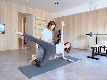 マイコア(MYCORE)の写真/「なぜ私の姿勢は崩れるの？」原因を知り、足りない部分にアプローチするピラティスで変化が生まれます。