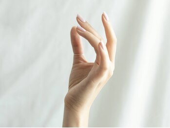 フランセス(Frances)の写真/【オフィス映え◎】肌馴染みの良いヌーディーカラーが豊富♪指先から上品で洗練された大人女性を演出☆