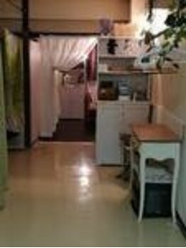 ラナゴミ 千葉駅前店(La nagomi)/扉を開けたその先は…