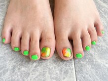 テラス(TERRACE)/ネオンカラーフットネイル