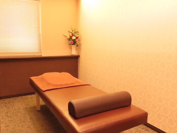 ヒーリングサロン マーノ(MANO)/施術ルームゆったりした空間で♪