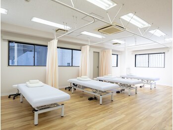 整体院オアシス 文京院(整体院oasis)/明るい店内