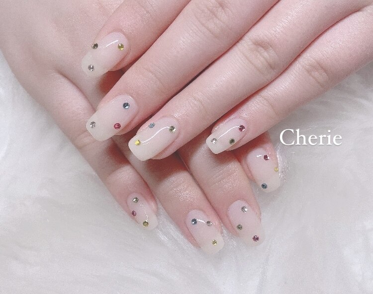 2025年秋トレンド】ホワイト ワンカラーのネイルデザイン集