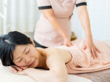 エミ(emi)の雰囲気（肩こり、腰痛を改善し深いリラックスに⇒全身もみほぐし）