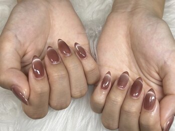 クイーンネイル(Queen Nail)の写真/【流行りの長さだし、パーツ付け放題◎】通うのが楽しみになる居心地良いお洒落なサロンがOPEN♪