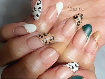 シャルム ネイル アンド ビューティー(Charme Nail&Beauty)の写真/トレンドデザインや季節に合わせたデザインを盛り込んだ月替わりのコレクションネイルが人気！モチも抜群◎