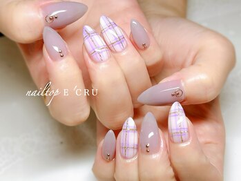 ネイルトップエクル(nail top E CRU)/