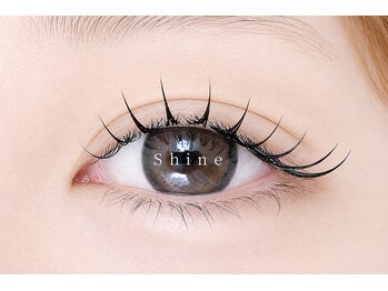 シャイン(Shine)の写真/【ご新規様限定】ダメージを抑えた次世代まつげパーマで理想の目元へ☆ナチュラルから韓国風まで似合わせ◎