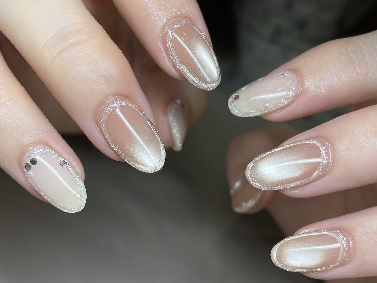 ホワイトワンカラー New nail＊ホワイトフレンチ×ワンカラー パーツ盛り 〜ネイル