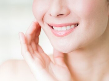 カジュアルエステ レジーアの写真/3月限定★【まつげパーマ＋小顔マッサージ＋唇パック￥5000】まつパしながら肌の透明感UP＆毛穴スッキリ！