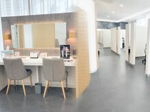エサージュ 池袋店の雰囲気（全席半個室/マッサージチェア/メイク直し可/コンセント利用可）