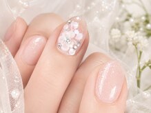 【nail】魅惑の輝き◇ジュエリーブランドが贈る、本物の天然ダイヤモンドを纏う特別なブライダルネイル