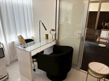 シラハタ(SHIRAHATA)の写真/【丁寧なカウンセリングで理想のお手元を♪】あなたの理想のネイルの実現のお手伝いをいたします♪