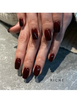 リッシュ(RICHE)/赤みブラウンワンカラーネイル