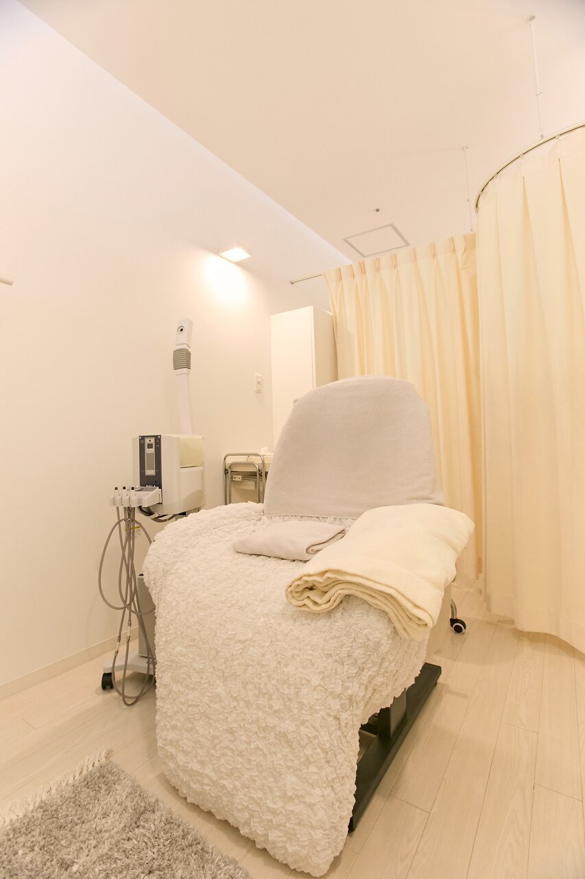 POLA エステベッド フォト｜ポーラ ザ ビューティ 三鷹駅南口店(POLA THE BEAUTY