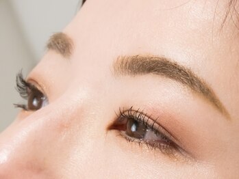 ヴァンアイラッシュ(VINGT eyelash)/目元美人