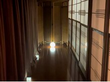 フロウ(Flow)/夜も落ち着ける空間になってます