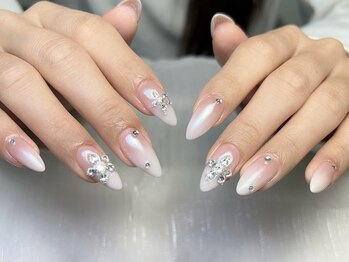 カナネイル(KANA.nail)/持ち込み綺麗系ネイル