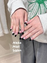 ネコ(Neko)/黒フレンチネイル　長さだし