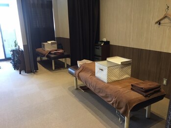 もみきち フォルテ蘇我店/カーテンで仕切られた店内