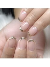 モモ(Momo)/ガラスガラスフレンチネイル