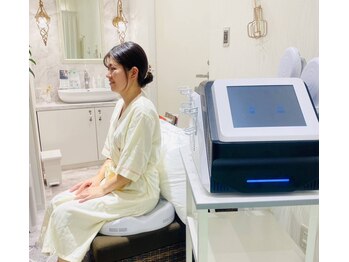 イーズスリミングプロ 横浜コレットマーレ店の写真/見た目痩せ!何をしても落ちない脂肪を分解『リンパマッサージ×骨盤底筋ケア¥5500』座るだけで下半身痩せ★