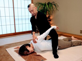 我孫子整体治療院の写真/専門知識を持つ施術者が、お客様一人一人の体の状態を丁寧に分析し、最適な施術を行います。